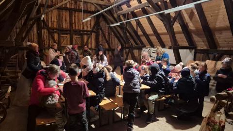 Beteiligung der Grundschule am Häusener Weihnachtsmarkt 